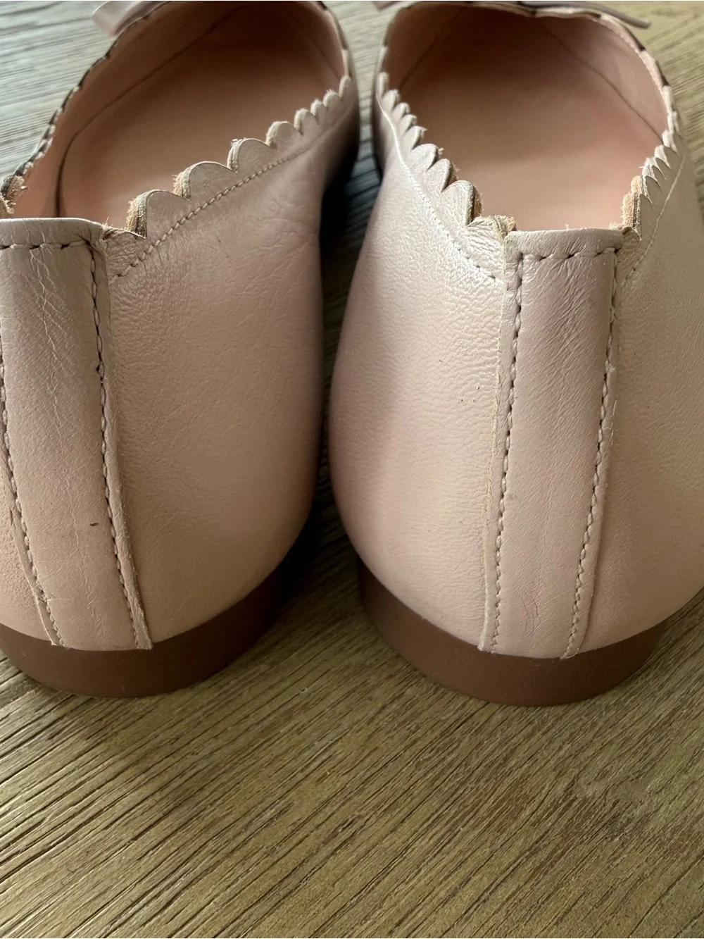Kate Spade Eleni Flex Flat Scalloped Edge in Pale Pink Nappa